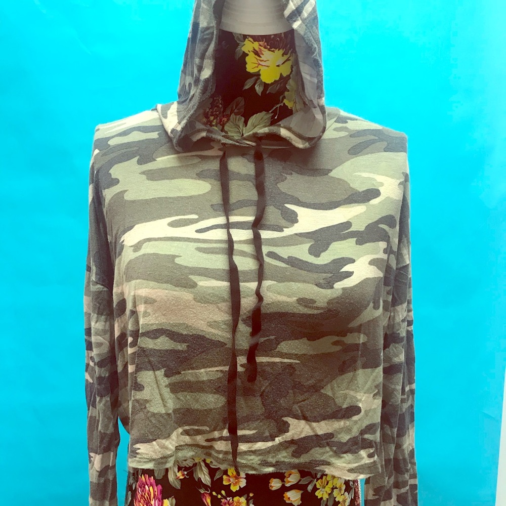 Army print sweater crop